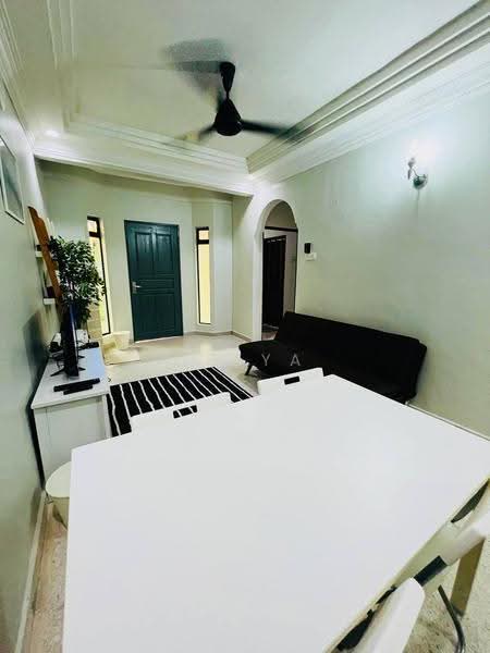 Pangsapuri untuk Disewa di Sri Melor (Mulberry Court) - Deeya Yusof - Living Room - PropertyGuru.com.my