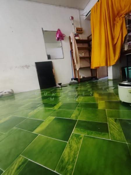 Rumah Flat untuk Dijual di Flat Taman Pelangi Indah - Mukhriez Mesh - Interior - PropertyGuru.com.my