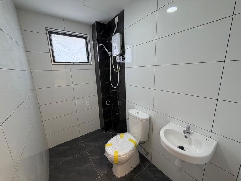 Pangsapuri untuk Dijual di Vista Sungai Ramal - FB Chong - Bathroom - PropertyGuru.com.my