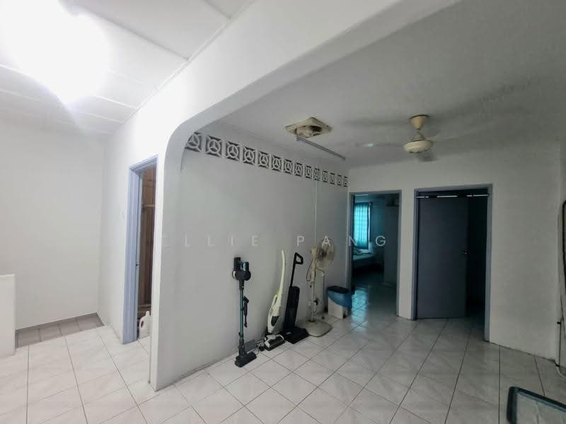 2-storey Terraced House for Sale in Bukit Indah (Ampang) - Ellie Pang - Living Room - PropertyGuru.com.my