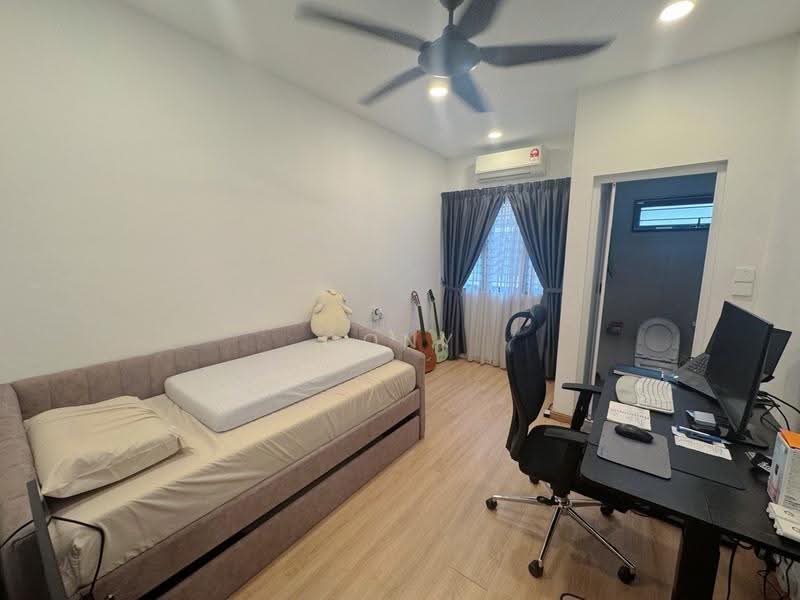 2-storey Terraced House for Sale in Serdang Raya (Seri Kembangan) - Cony Lum - Bedroom - PropertyGuru.com.my