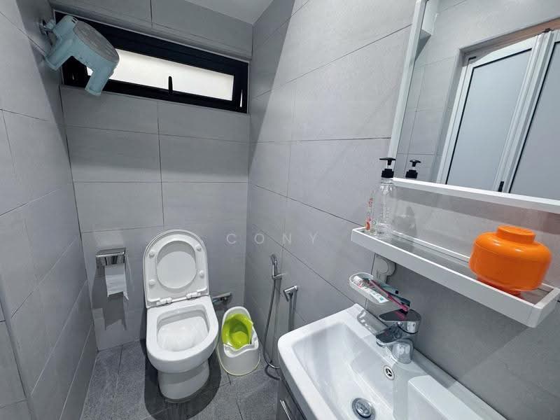 2-storey Terraced House for Sale in Serdang Raya (Seri Kembangan) - Cony Lum - Bathroom - PropertyGuru.com.my