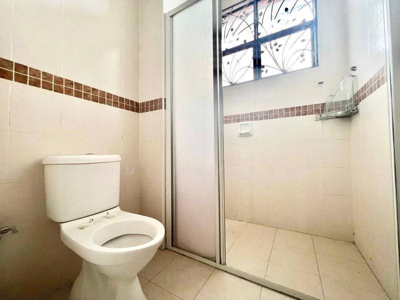 Semi-Detached House for Sale in Taman Melawati (Ulu Kelang) - Aimi Mahirah - Bathroom - PropertyGuru.com.my