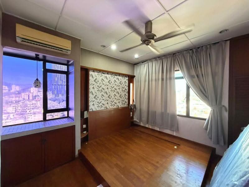 Apartment for Sale at Lavinia Apartments - Jen Choo - Bedroom - PropertyGuru.com.my