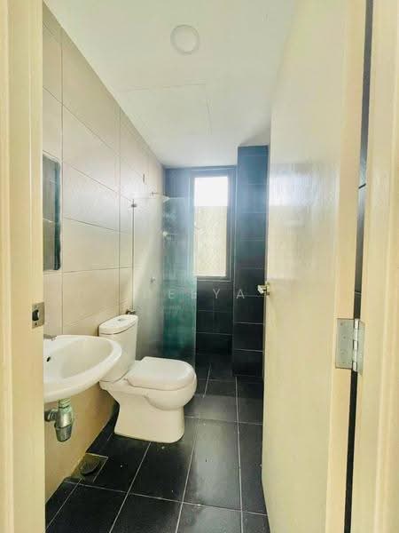 Kondominium untuk Disewa di Sutera Pines - Deeya Yusof - Bathroom - PropertyGuru.com.my