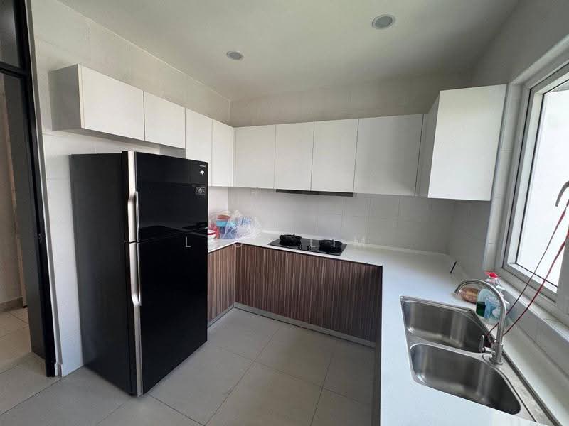 Kediaman Servis untuk Dijual di Seasons Amara Larkin - Leon Lim - Kitchen - PropertyGuru.com.my