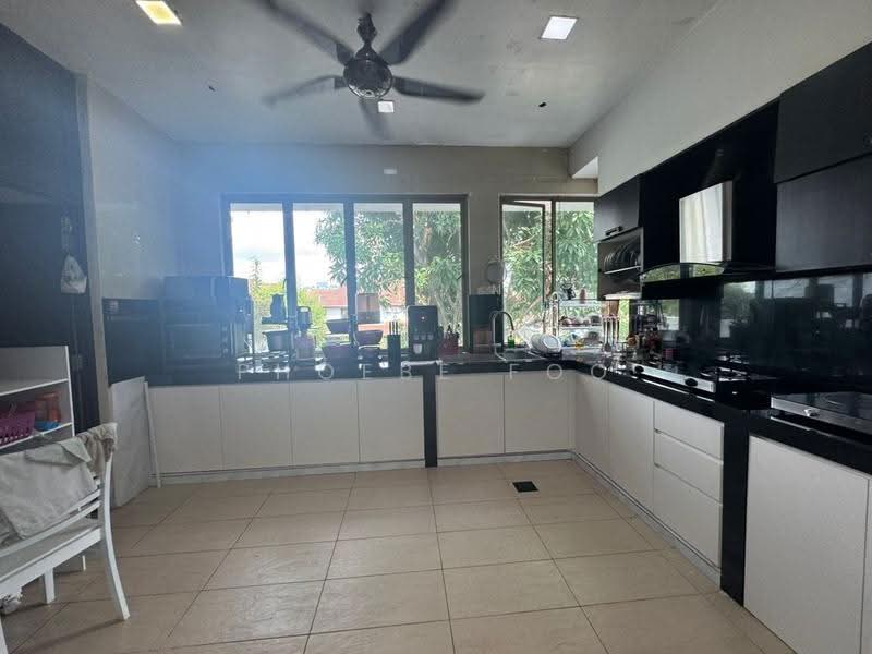 Cluster House for Sale in Austin Heights (Tebrau) - Phoebe Foo - Kitchen - PropertyGuru.com.my