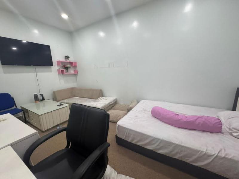 Cluster House for Sale in Austin Heights (Tebrau) - Phoebe Foo - Living Room - PropertyGuru.com.my