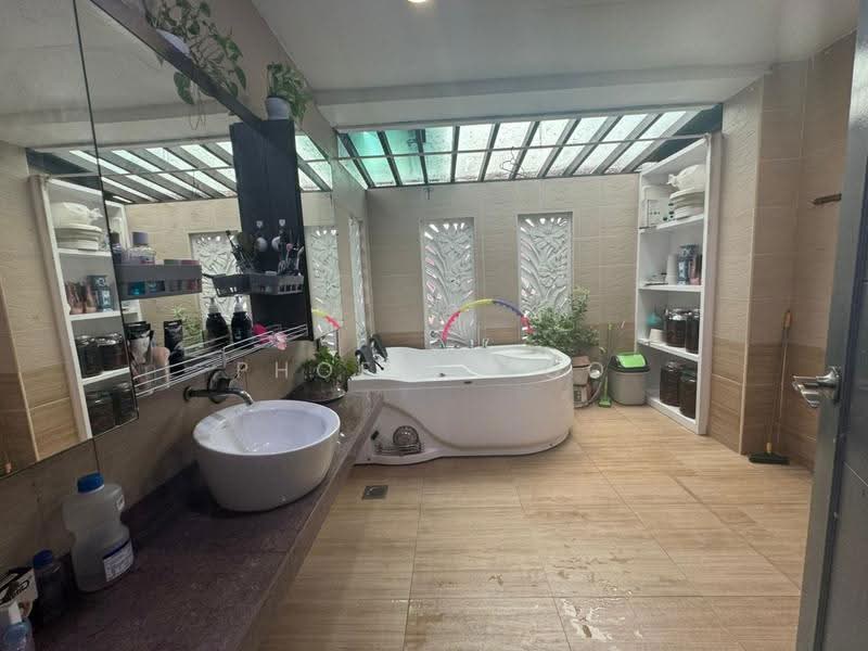 Cluster House for Sale in Austin Heights (Tebrau) - Phoebe Foo - Bathroom - PropertyGuru.com.my