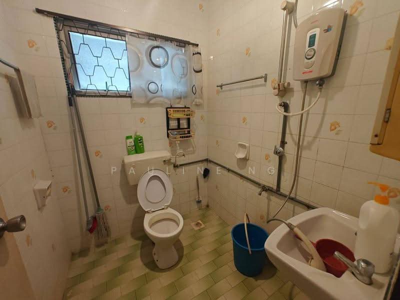 Semi-Detached House for Rent in johor bahru (Johor Bahru) - Pauline Ng - Bathroom - PropertyGuru.com.my