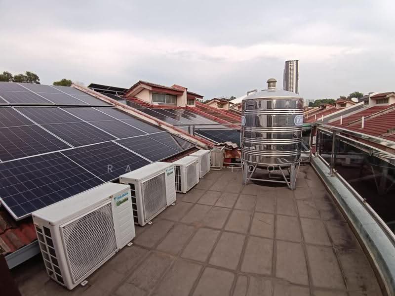 2.5-storey Terraced House for Sale in TAMAN PUCHONG UTAMA (Puchong) - Rachel Too - Roof - PropertyGuru.com.my