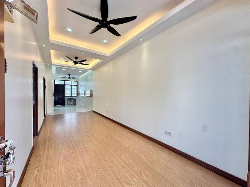 Rumah Teres 1-Tingkat untuk Dijual di Jenjarom (Selangor) - Mohd Aizat Saiful Bahri - Living Room - PropertyGuru.com.my