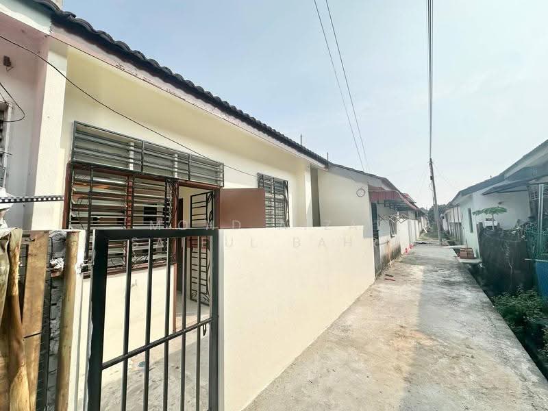 Rumah Teres 1-Tingkat untuk Dijual di Jenjarom (Selangor) - Mohd Aizat Saiful Bahri - Exterior - PropertyGuru.com.my