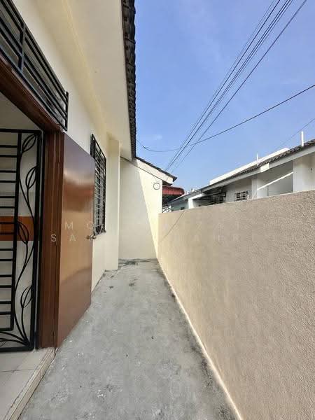 Rumah Teres 1-Tingkat untuk Dijual di Jenjarom (Selangor) - Mohd Aizat Saiful Bahri - Exterior - PropertyGuru.com.my