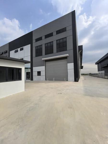 Factory for Rent in Taman Kapar Permai (Kapar) - Maple Lee - Exterior - PropertyGuru.com.my