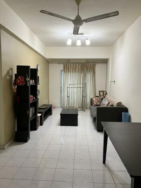 Pangsapuri untuk Dijual di Jalil Damai Apartments - Jing Xiong Lim - Living Room - PropertyGuru.com.my
