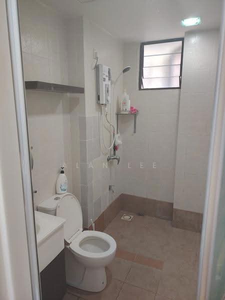Condominium for Sale at Casa Tropicana - Alan Lee - Bathroom - PropertyGuru.com.my