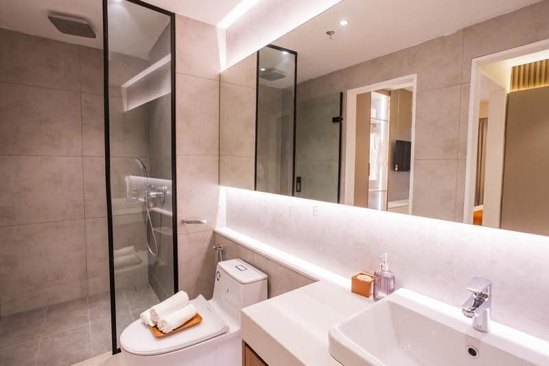 Kediaman Servis untuk Dijual di Golden Crown Residence - Zakee Chan - Bathroom - PropertyGuru.com.my