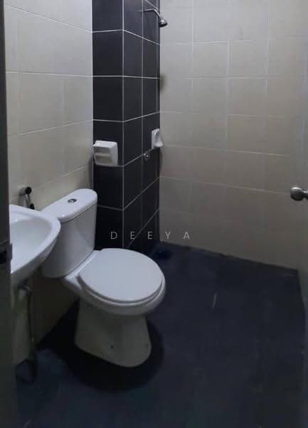 Rumah Bandar untuk Disewa di Kuala Selangor (Selangor) - Deeya Yusof - Bathroom - PropertyGuru.com.my