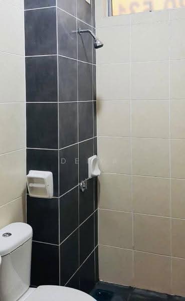 Rumah Bandar untuk Disewa di Kuala Selangor (Selangor) - Deeya Yusof - Bathroom - PropertyGuru.com.my