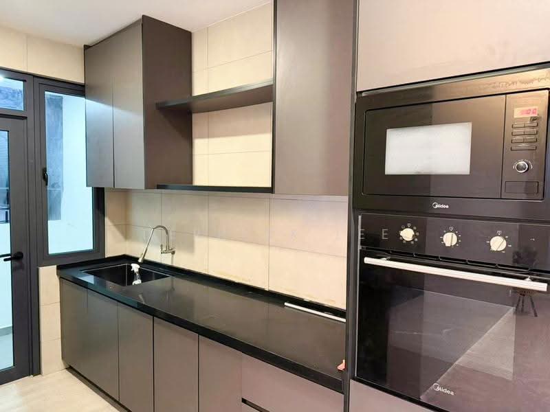Kediaman Servis untuk Disewa di Sky Meridien - Derrick Lee - Microwave & Oven - PropertyGuru.com.my