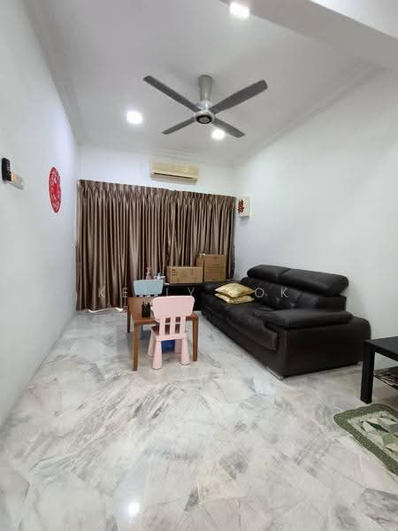 Rumah Flat untuk Disewa di Taman Bukit Teratai - Kelly Kok - Living Room - PropertyGuru.com.my
