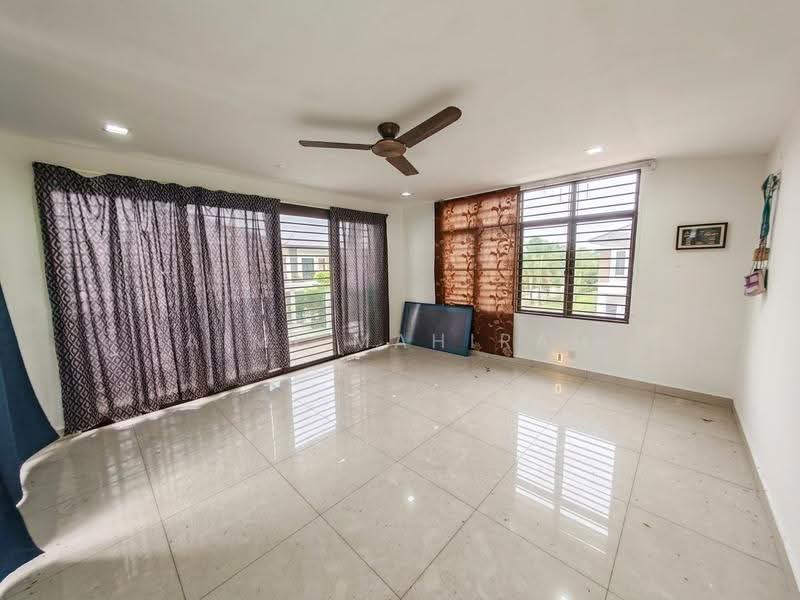 Rumah Berkembar untuk Dijual di Taman Melawati (Ulu Kelang) - Aimi Mahirah - Living Room - PropertyGuru.com.my