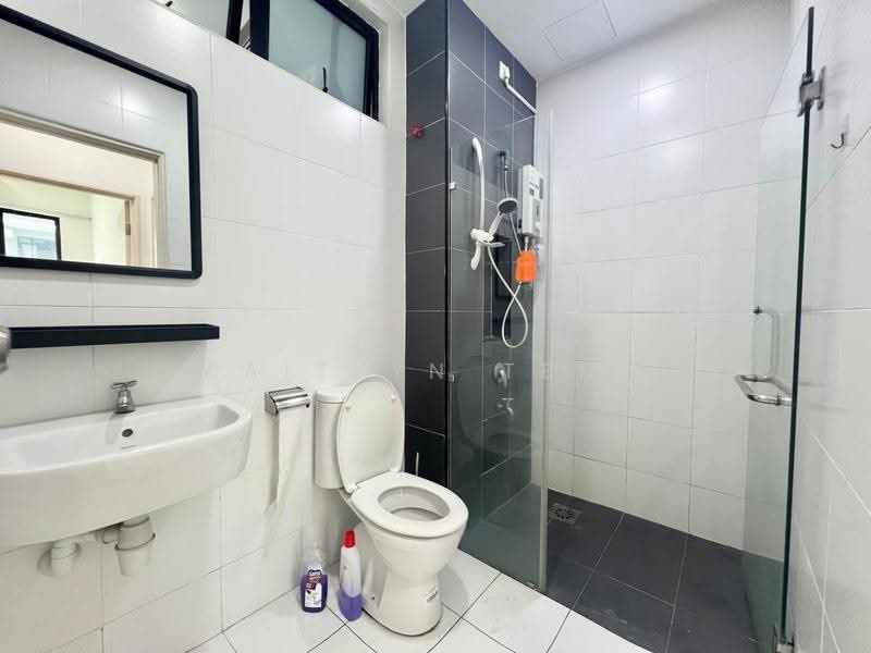 Kediaman Servis untuk Disewa di The Platino Serviced Apartment - Kaitlyn Teng - Bathroom - PropertyGuru.com.my