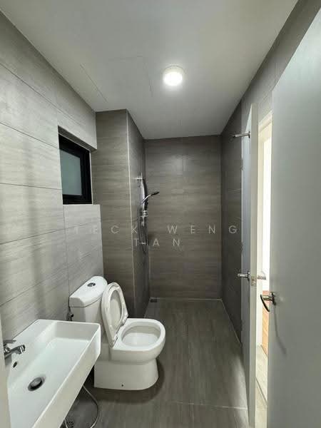 Kediaman Servis untuk Disewa di The Amber Residence @ TwentyFive.7 - Teck Weng Tan - Bathroom - PropertyGuru.com.my