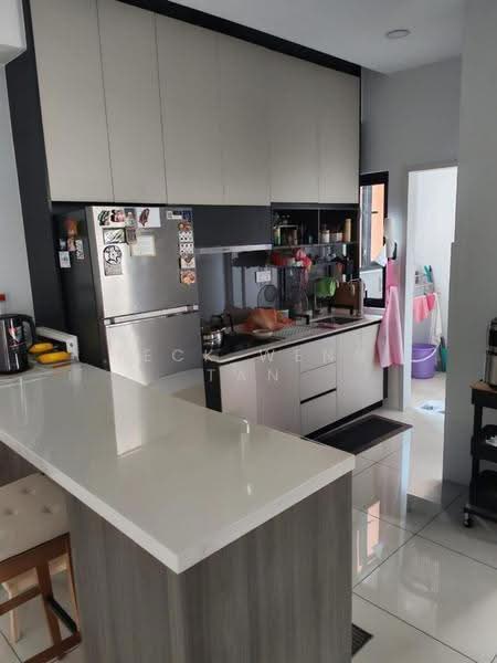Kediaman Servis untuk Disewa di The Amber Residence @ TwentyFive.7 - Teck Weng Tan - Kitchen - PropertyGuru.com.my