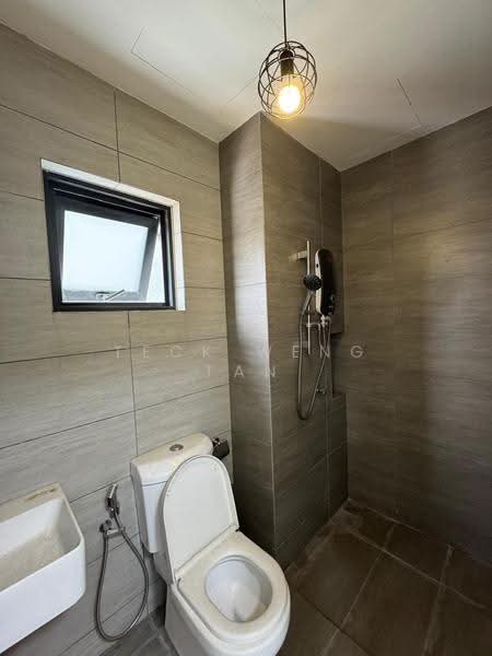 Kediaman Servis untuk Disewa di The Amber Residence @ TwentyFive.7 - Teck Weng Tan - Bathroom - PropertyGuru.com.my