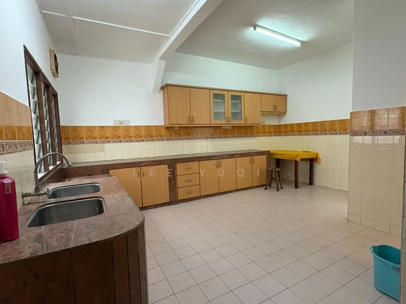 Rumah Teres 2-Tingkat untuk Disewa di Seri Kembangan (Selangor) - Lee Yuqi - Kitchen - PropertyGuru.com.my