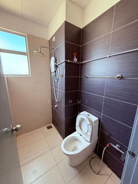 Kediaman Servis untuk Dijual di Manhattan - Zi Hui - Bathroom - PropertyGuru.com.my