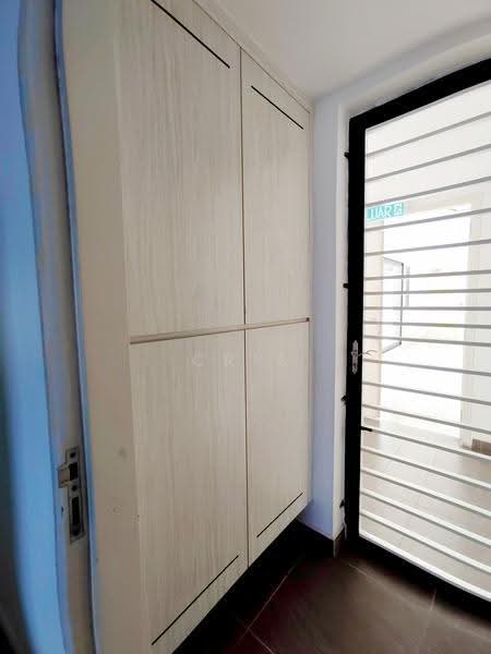 Kediaman Servis untuk Disewa di Nova Saujana - Cris Liu - Entrance - PropertyGuru.com.my