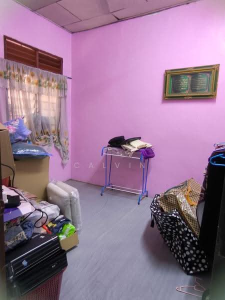Rumah Teres 1-Tingkat untuk Dijual di Taman Ungku Tun Aminah (Skudai) - Calvin Lee - Bedroom - PropertyGuru.com.my