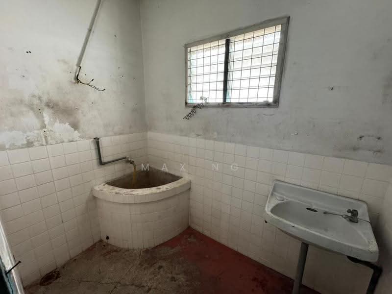 Shop / Office untuk Dijual di Ayer Itam (Penang) - Max Ng - Bathroom - PropertyGuru.com.my