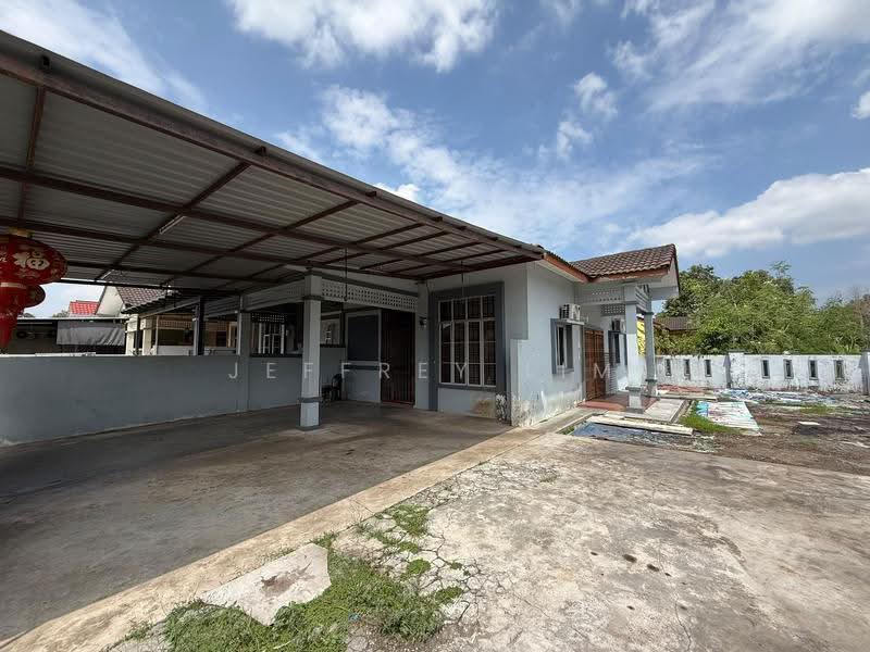 1-storey Terraced House for Sale in Taman Mutiara Rini (Skudai) - Jeffrey Lim - Exterior - PropertyGuru.com.my