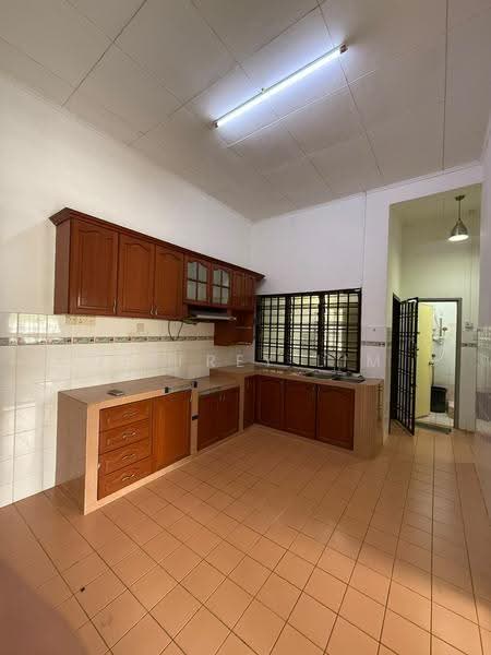 1-storey Terraced House for Sale in Taman Mutiara Rini (Skudai) - Jeffrey Lim - Kitchen - PropertyGuru.com.my