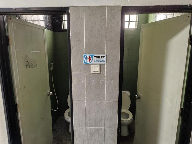 Kedai untuk Disewa di Bukit Raja (Selangor) - Anson Lee - Bathroom - PropertyGuru.com.my