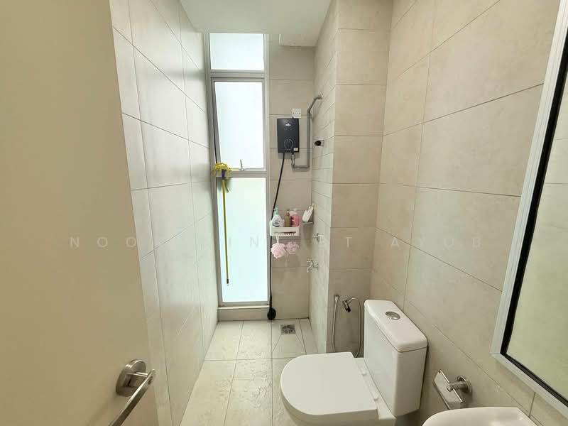 Condominium for Sale at Anggun Lumayan - Noor Aini Bt Ayob - Bathroom - PropertyGuru.com.my