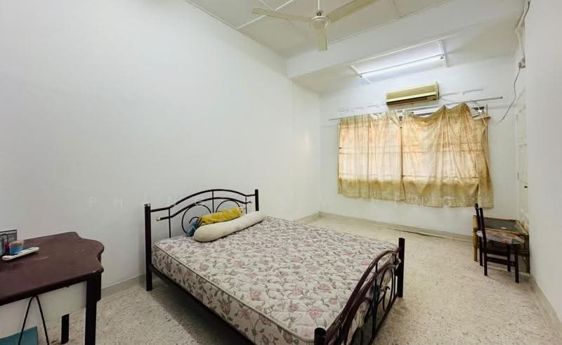 Rumah Teres 2-Tingkat untuk Dijual di Taman Bukit Beruang (Bukit Baru) - Phang Seow Ling - Bedroom - PropertyGuru.com.my