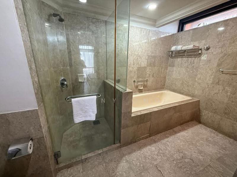 Kediaman Servis untuk Disewa di Berjaya Times Square - Jenny Ong - Bathroom - PropertyGuru.com.my