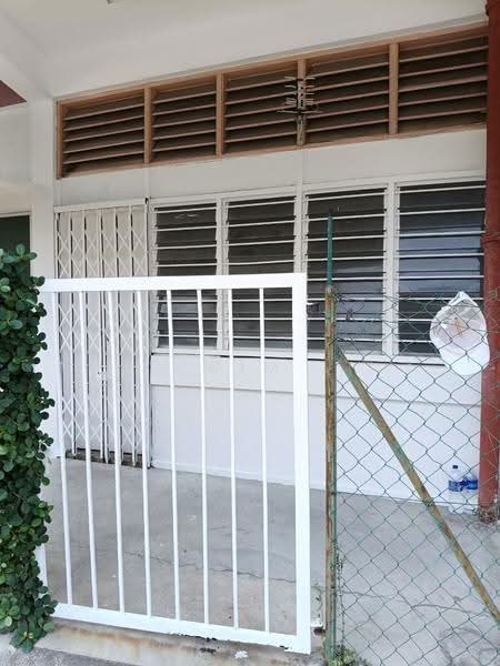 Rumah Flat untuk Disewa di PKNS Seksyen 17 Petaling Jaya - Kim Chan - Exterior - PropertyGuru.com.my