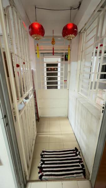 Rumah Flat untuk Dijual di Desa Permai Indah Flat - Dylan Low - Entrance - PropertyGuru.com.my