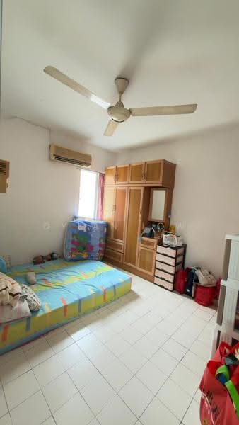 Rumah Flat untuk Dijual di Desa Permai Indah Flat - Dylan Low - Bedroom - PropertyGuru.com.my