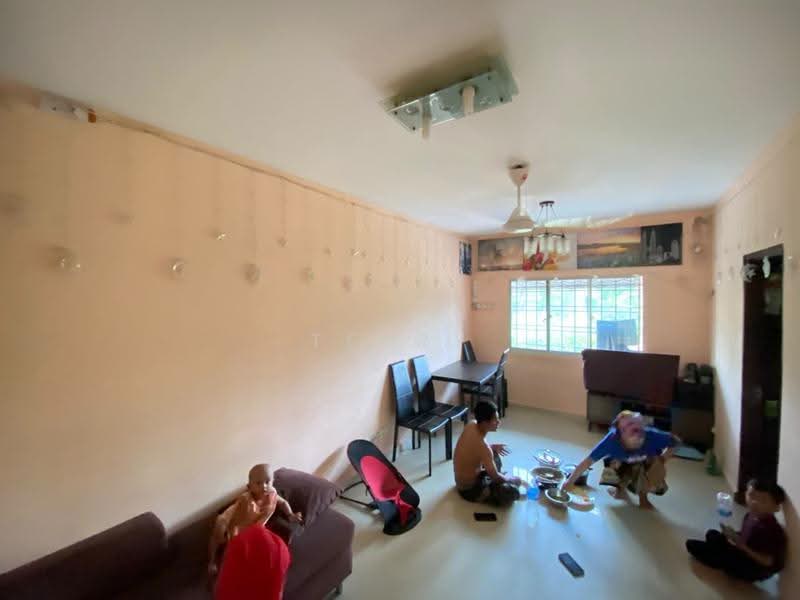 Pangsapuri untuk Dijual di Pangsapuri Putra Permai Selesa - Terry Yee - Living Room - PropertyGuru.com.my
