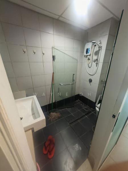 Service Residence for Rent at Centrestage Designer Suite - Wayne Oh - Bathroom - PropertyGuru.com.my