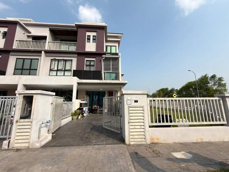 Townhouse for Sale in Kajang (Selangor) - Syazue Wanie - Exterior - PropertyGuru.com.my