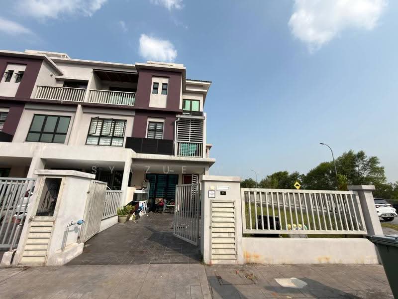 Townhouse for Sale in Kajang (Selangor) - Syazue Wanie - Exterior - PropertyGuru.com.my