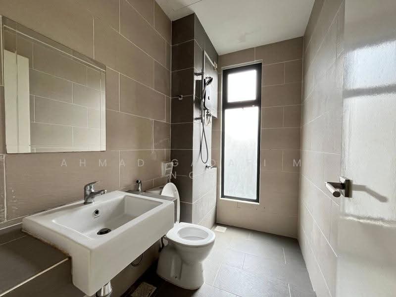 Townhouse for Sale in Bangi (Selangor) - Ahmad Gadafi Md Nor - Bathroom - PropertyGuru.com.my
